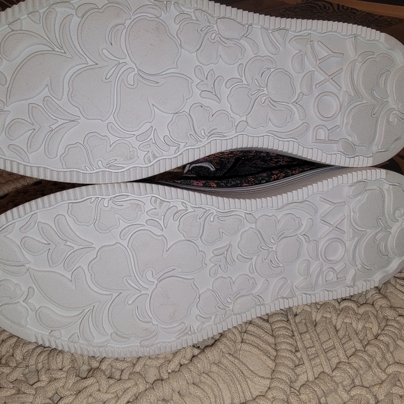 Roxy Sheilahh 2.0 Floral Shoes - Picture 9 of 9
